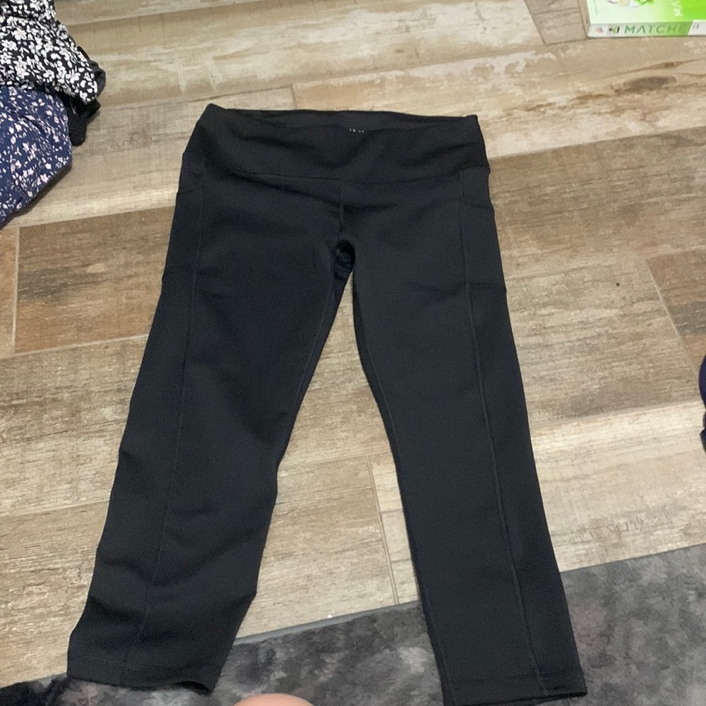 Black capris !